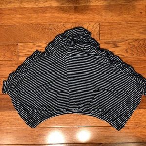 BRANDY MELVILLE STRIPED SHORTS💙